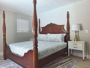 3 bedrooms, iron/ironing board, Internet, bed sheets