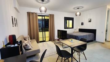 1 多间卧室、熨斗/熨衣板、WiFi、床单