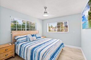 2 slaapkamers, een strijkplank/strijkijzer, reisbedje, gratis wifi