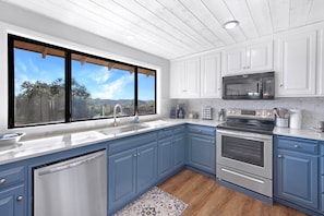 Fridge, stovetop