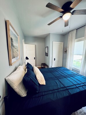 2 bedrooms, desk, iron/ironing board, travel cot