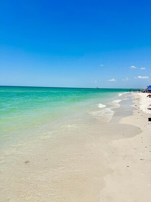 Beach nearby - New! Sunset Walk โ Brand New Luxury Home, Just a Short Stroll to Vanderbilt Beach (Naples)