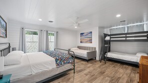 3 bedrooms, desk, iron/ironing board, travel cot