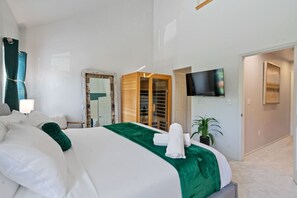 4 bedrooms, desk, iron/ironing board, free WiFi