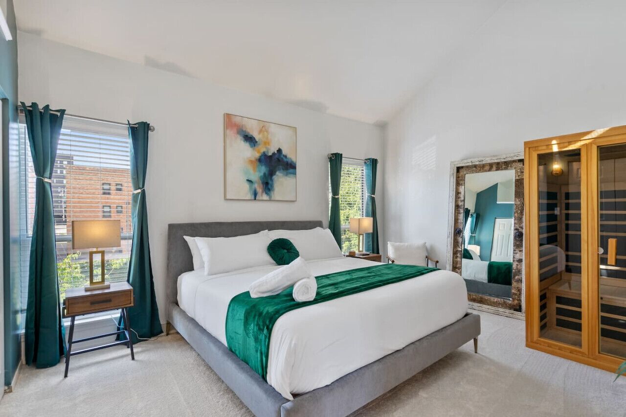 4 habitaciones, escritorio, tabla de planchar con plancha y wifi gratis 