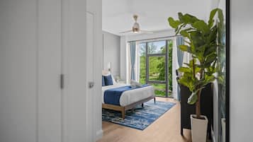 2 bedrooms, desk, travel cot, WiFi