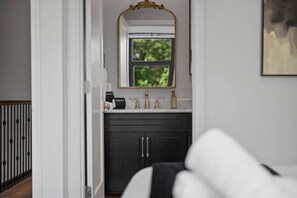 Interior - PFR Suites - Butler|2-Story Lawrenceville Penthouse w/ Rooftop Terrace|2 King Beds /2.5 Bath|Parking (Pittsburgh)