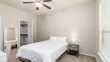 Departamento Deluxe, 1 cama Queen size, para no fumadores | Escritorio, espacio para trabajar con laptop y wifi gratis