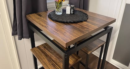 Wannanup Retreat Short Stay Accommodation. Pet-Friendly!