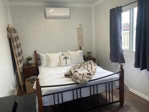 1 bedroom, WiFi, bed sheets
