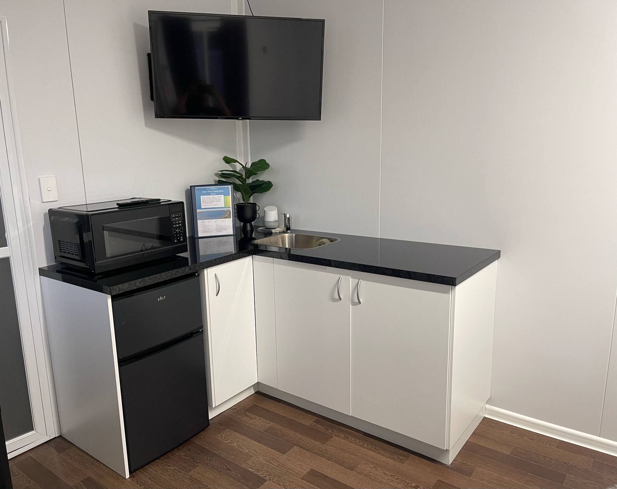Fridge, microwave, coffee/tea maker, electric kettle