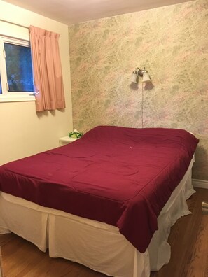 3 bedrooms, bed sheets