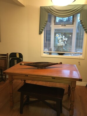 Interior - Willow Bungalow (Candle Lake)