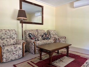 Cottage | Khu phòng khách
