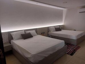 1 bedroom, internet, bed sheets