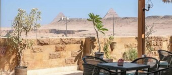 Pyramidia Serene Rooftop & Pool, Studio 603