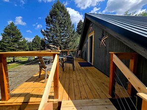 Terrace/patio - Peaceful getaway in the Crazy Mountains (Wilsall)