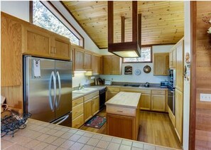 Fridge, microwave, dishwasher, coffee/tea maker