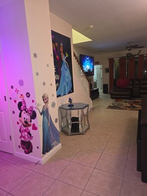 Interior - Mel & Mo's Disney Dream Paradise (Kissimmee)