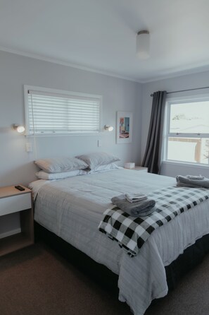 3 bedrooms, iron/ironing board, free WiFi