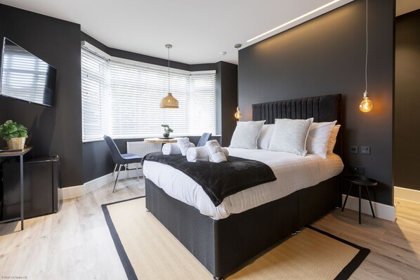 1 habitación, tabla de planchar con plancha, wifi y ropa de cama 