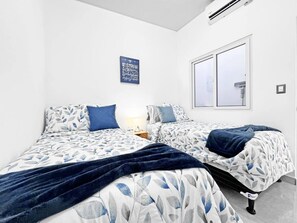 2 habitaciones, escritorio, tabla de planchar con plancha y wifi gratis