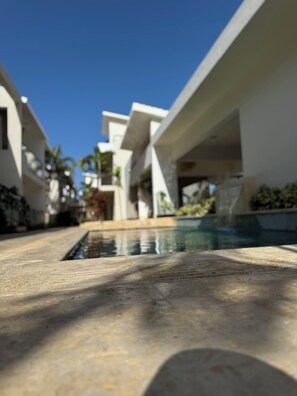 Outdoor pool - Luxurious, 3Bdrm. Penthouse, Rooftop with BBQ, Pool, beach access, Paddle & Tennis (Punta Cana)