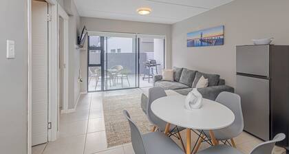Arch House Langebaan – Modern Stay Near Beach & Club Mykonos