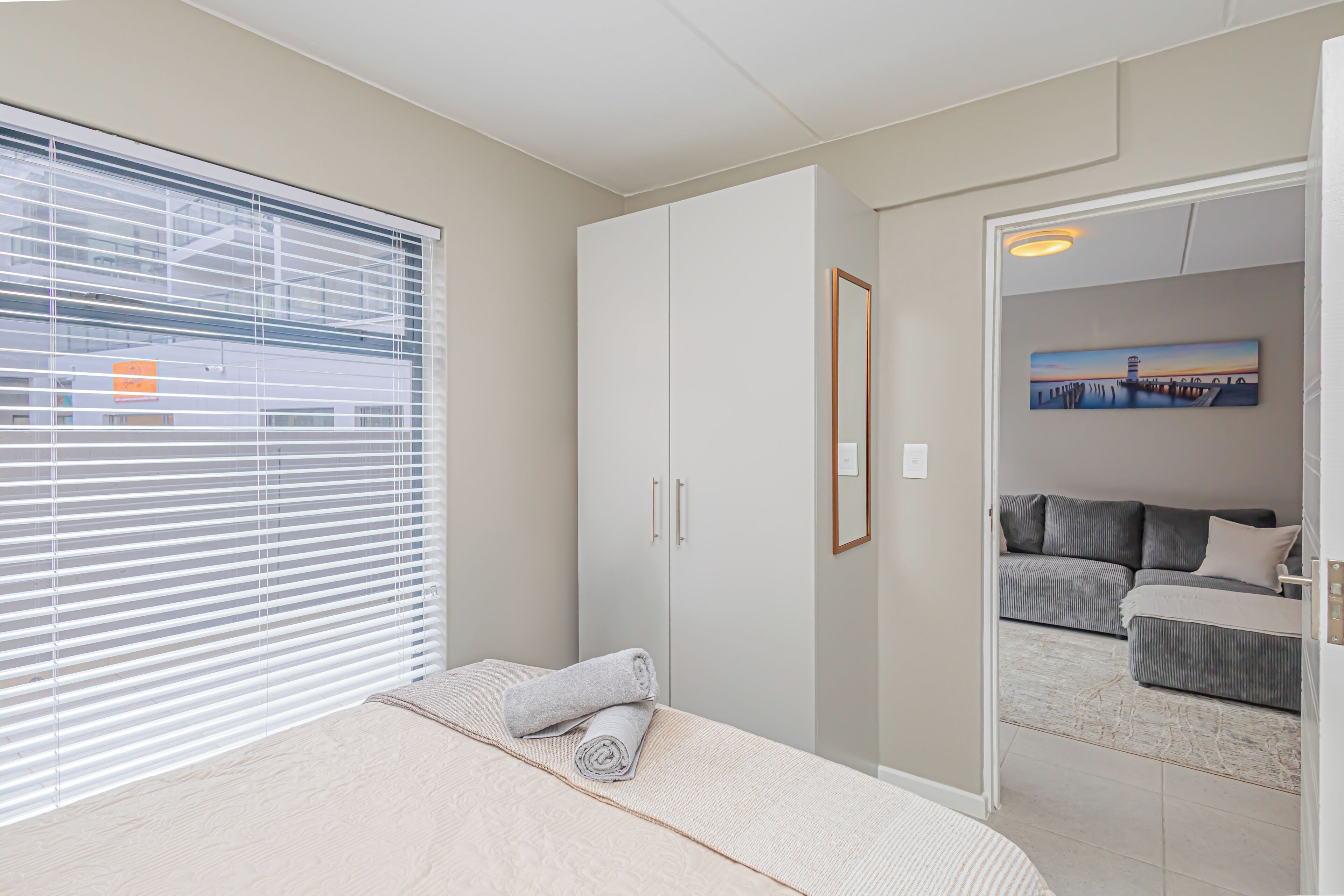 1 slaapkamer, een strijkplank/strijkijzer, gratis wifi, beddengoed