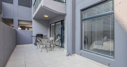 Arch House Langebaan – Modern Stay Near Beach & Club Mykonos