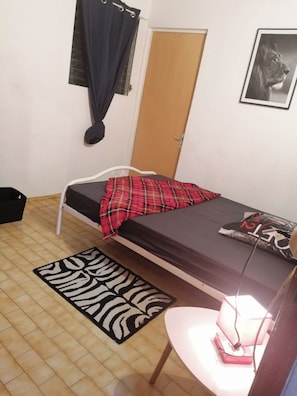 3 bedrooms, iron/ironing board, bed sheets
