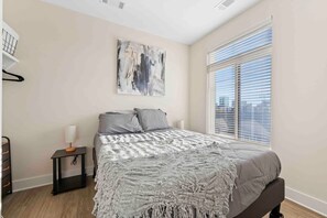 Desk, iron/ironing board, WiFi, bed sheets