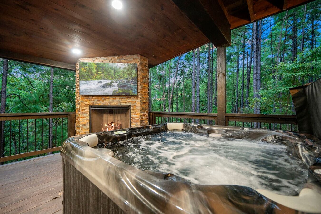 Tina de hidromasaje al aire libre