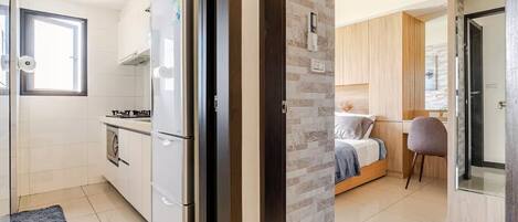 3 dormitoris, escriptori i planxa i posts de planxar