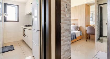 Family-friendly, River View, Steps to MRT, Pool, Gym