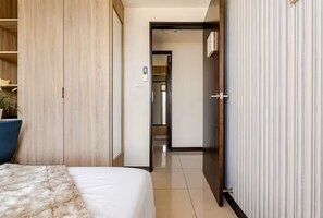 3 Schlafzimmer, Schreibtisch, Bügeleisen/Bügelbrett, Reisekinderbett