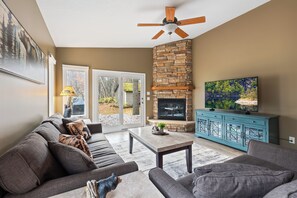 Smart TV, chimenea