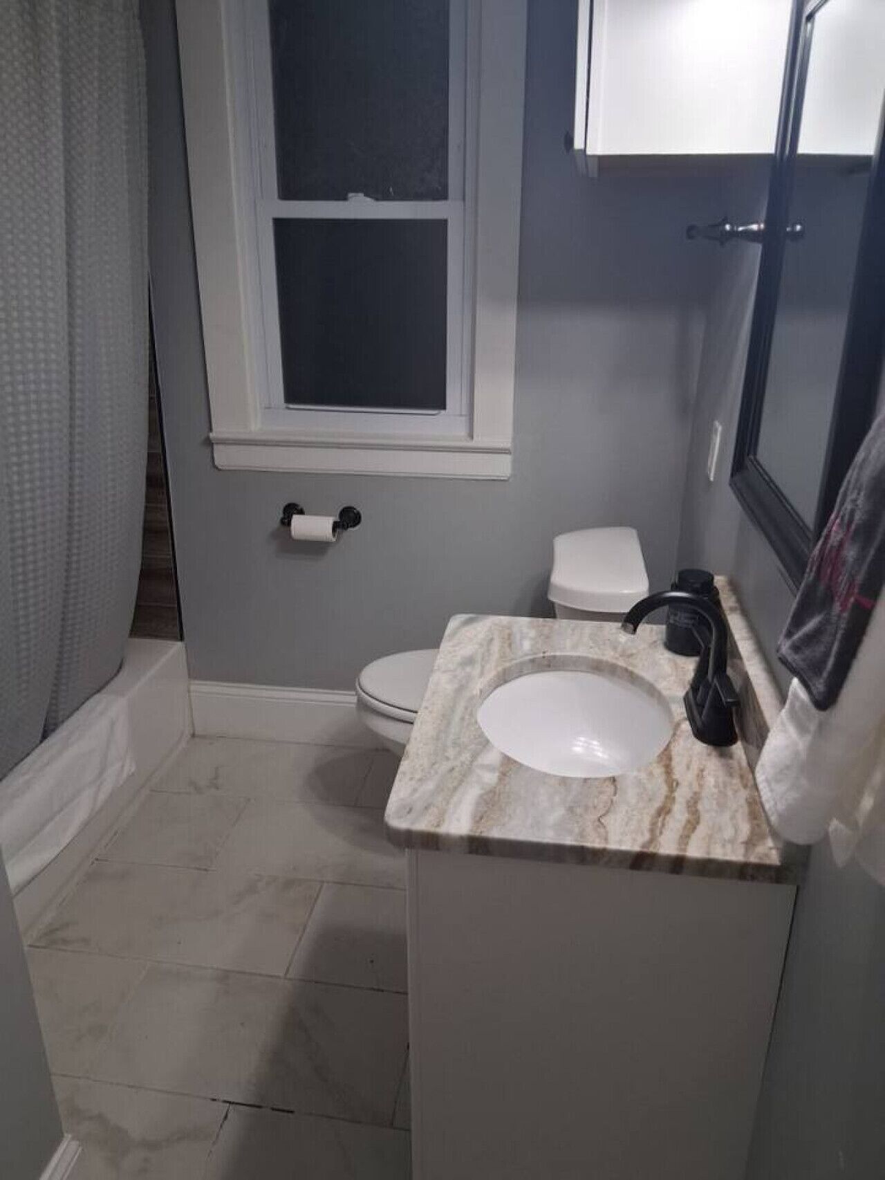 Hårføner og håndklær