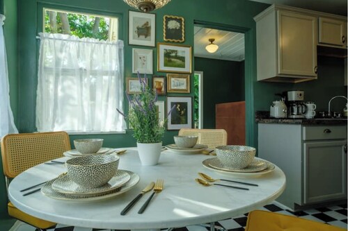 2BR 2Bath Retreat Close to Old Town Pasadena, Caltech & Old Town king size bed!