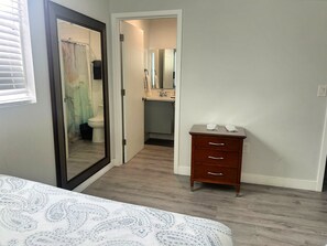 3 slaapkamers, een kluis op de kamer, een strijkplank/strijkijzer