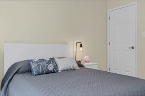 3 bedrooms, iron/ironing board, Internet, bed sheets