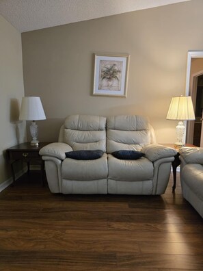 Living area - evelyn748 3 bedroom home in sought after Polo Ridge location in The Villages Fl. (The Villages)