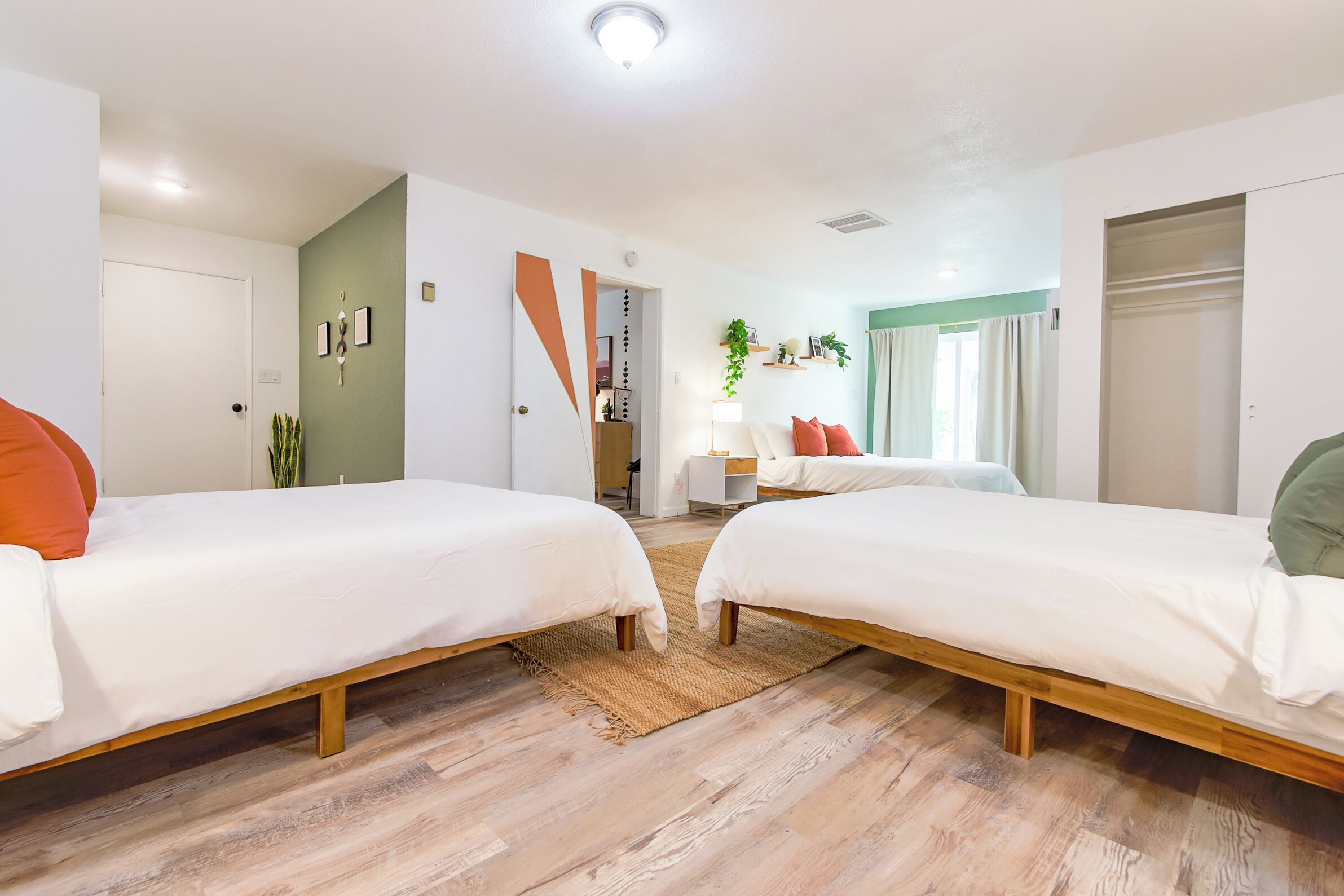 3 bedrooms, iron/ironing board, free WiFi, bed sheets