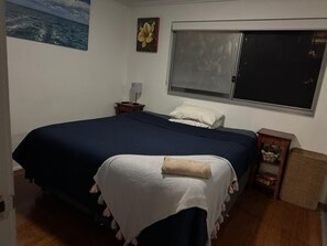 2 dormitoris, planxa i posts de planxar, Internet i roba de llit 