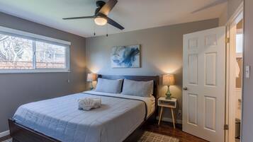 3 bedrooms, iron/ironing board, internet, bed sheets