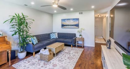 Central Family Home near Tesla, Shops and Parks