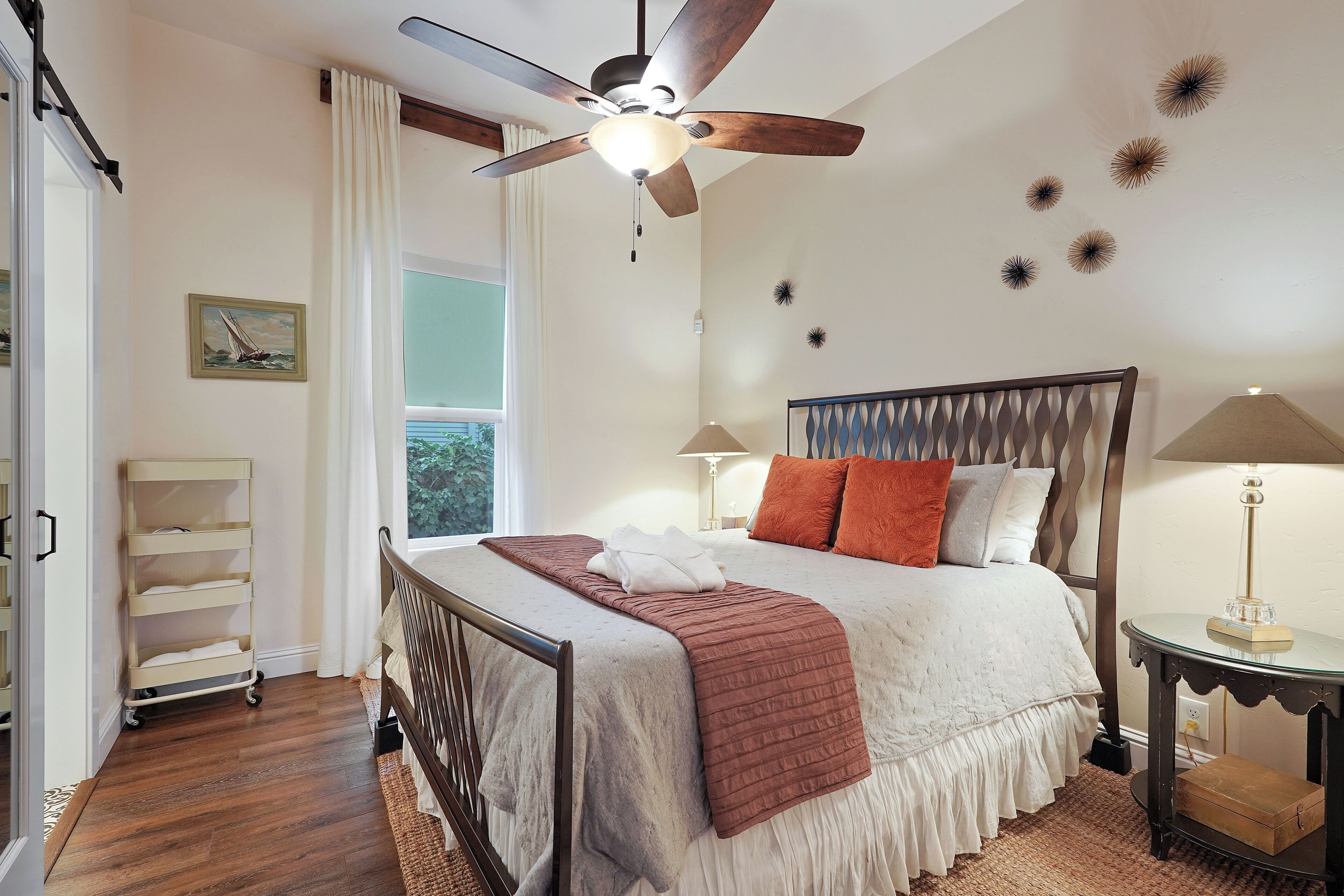 3 bedrooms, iron/ironing board, travel crib, free WiFi