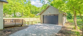 Rocky Top Retreat - Welcome to our 3BR/2.5BA Craftsman bungalow in SoKno!