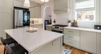 Rocky Top Retreat - Welcome to our 3BR/2.5BA Craftsman bungalow in SoKno!