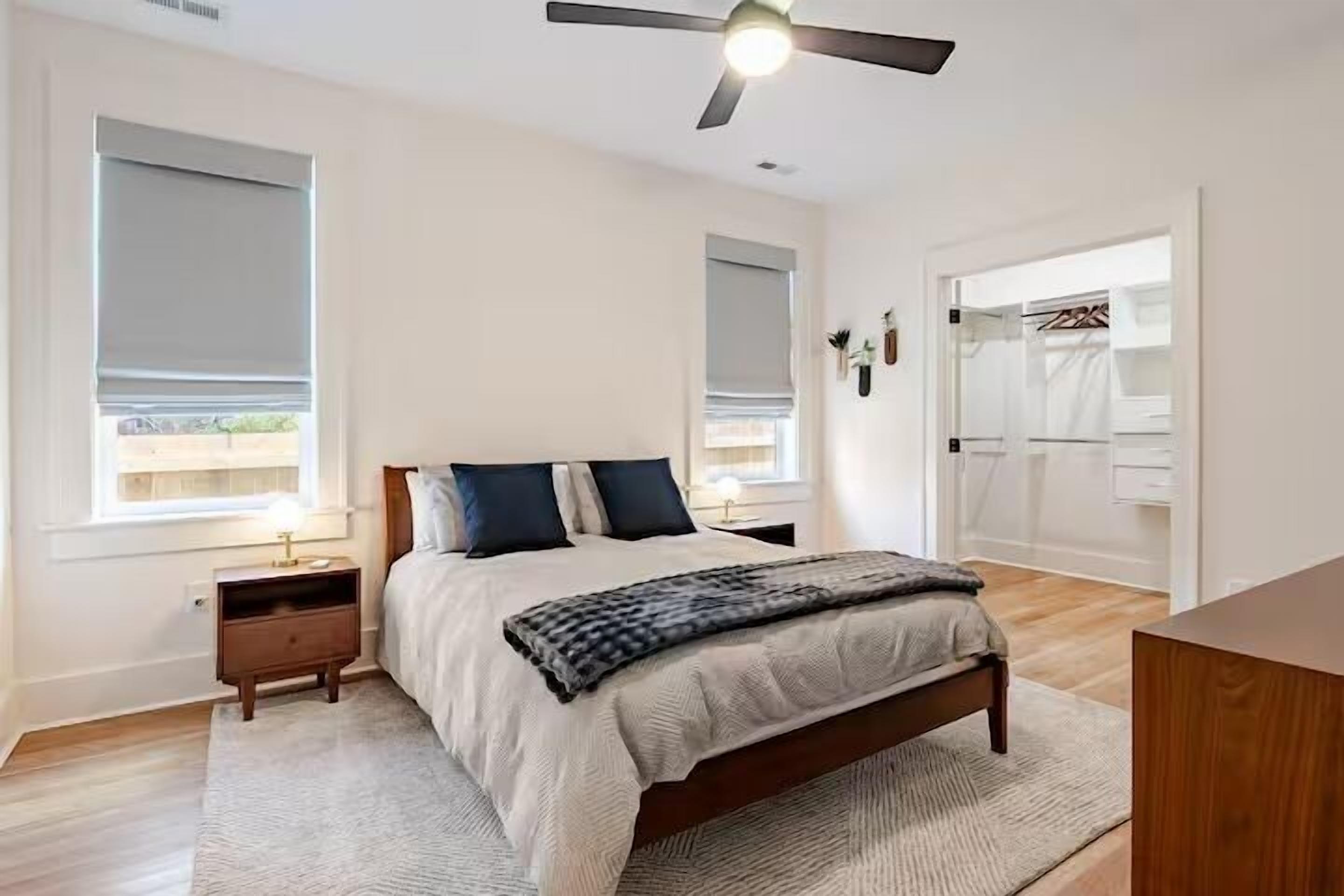 3 bedrooms, desk, iron/ironing board, free WiFi